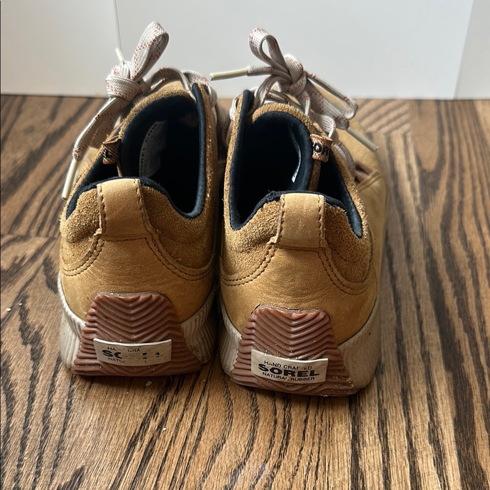 Sorel women’s waterproof Suede Casual Sneakers in Tan Sz 8 - Picture 2 of 10